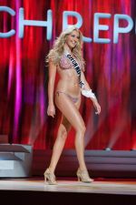 Miss Universe 2011 bikini round (61).jpg